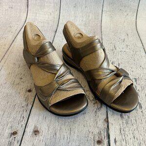 New in Box Clark's Sandals - Lucena Pewter Metallic - Size 7.5